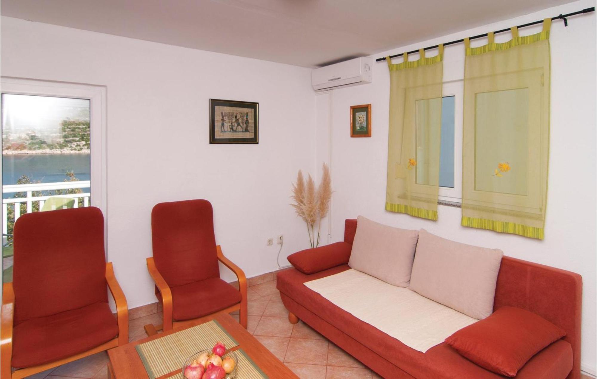 2 Bedroom Awesome Apartment In Drvenik Veliki Esterno foto